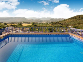 Vibrant Holiday Home in Priego de C rdoba with Private Pool, Zagrilla Alta